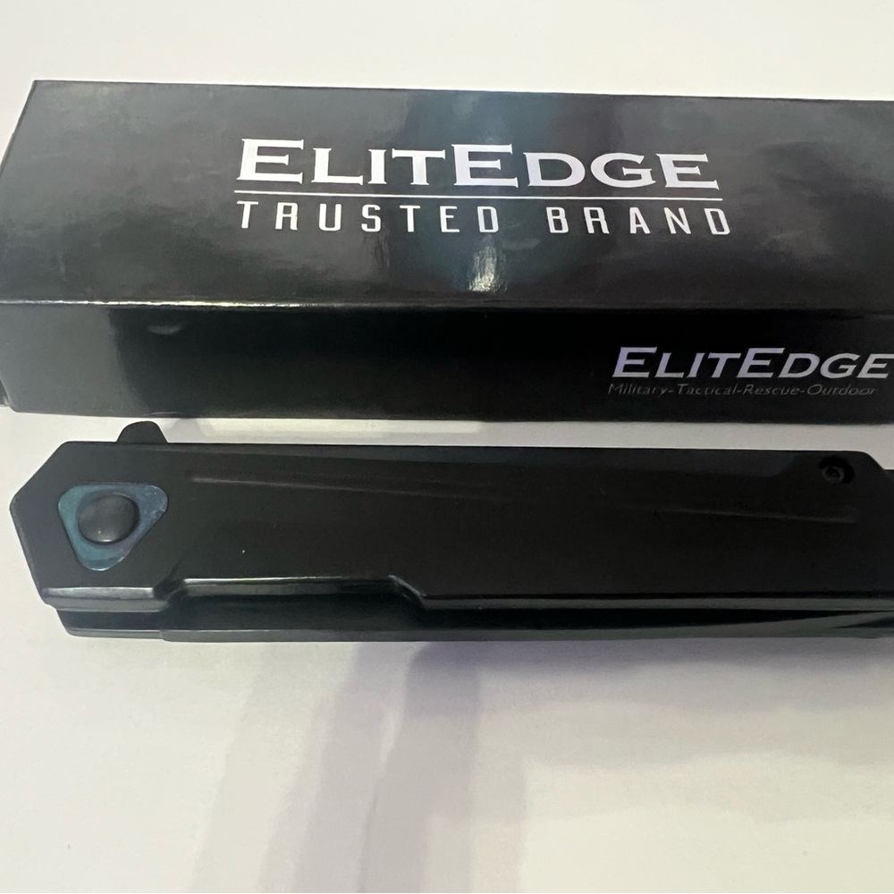 10-A122BK Elitedge black gentleman style knife